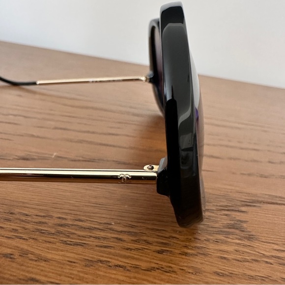 CHANEL CC 5398 Butterfly Round Black Gold Metal Sunglasses Women ITALY main image 4